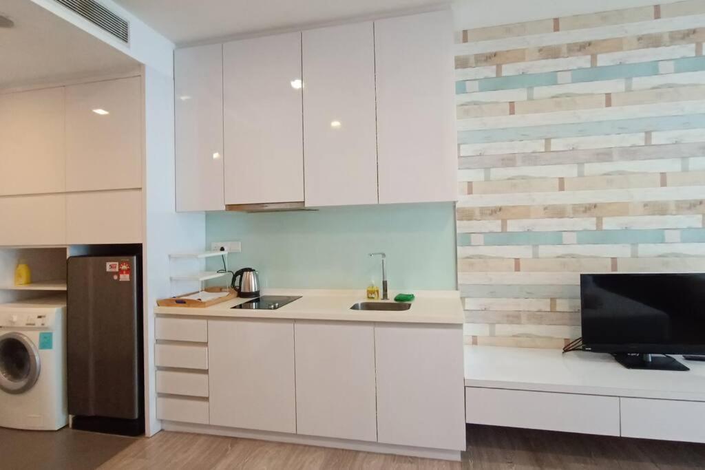 Apartment A05 Bukit Ceylon Kl Tower View Balcony